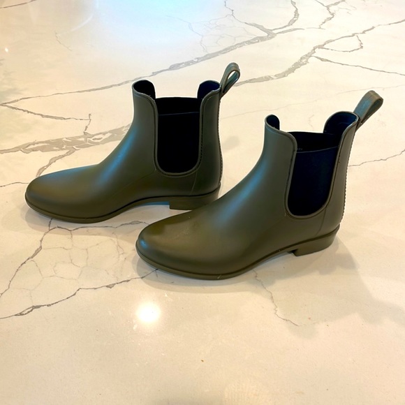 J. Crew olive green ankle rain boots NWT - Picture 3 of 4